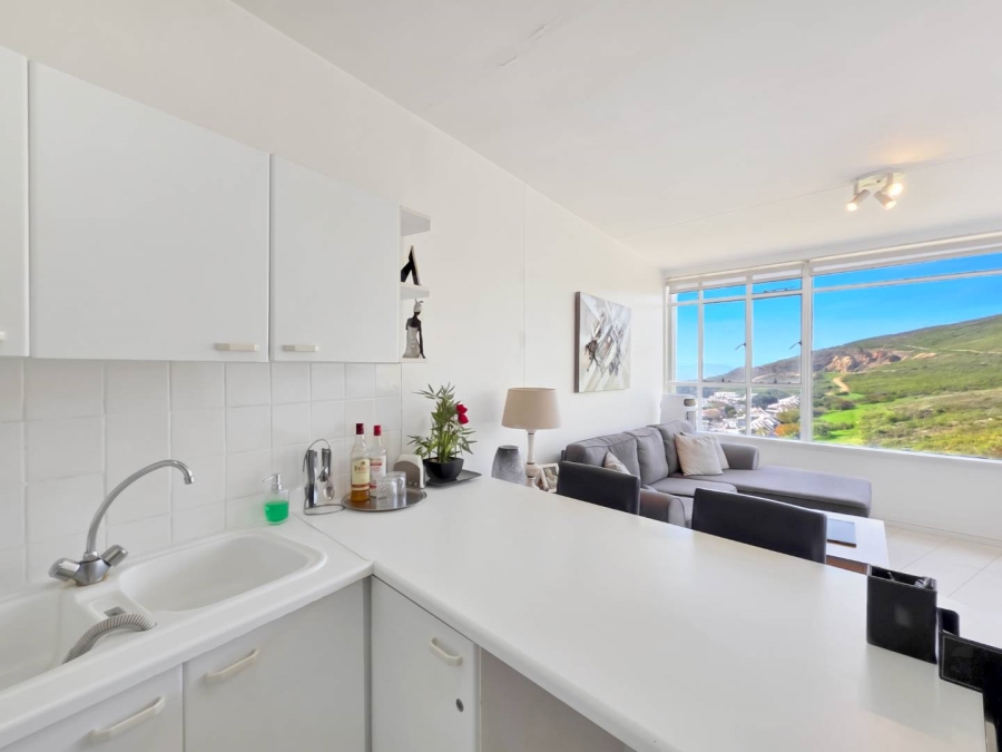 1 Bedroom Property for Sale in Vredehoek Western Cape
